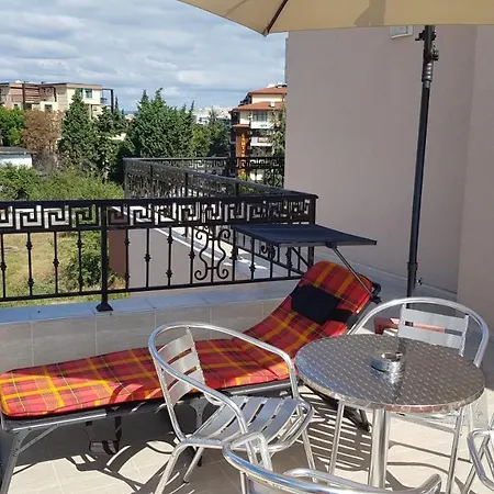 Aleksandrovi Apartament *